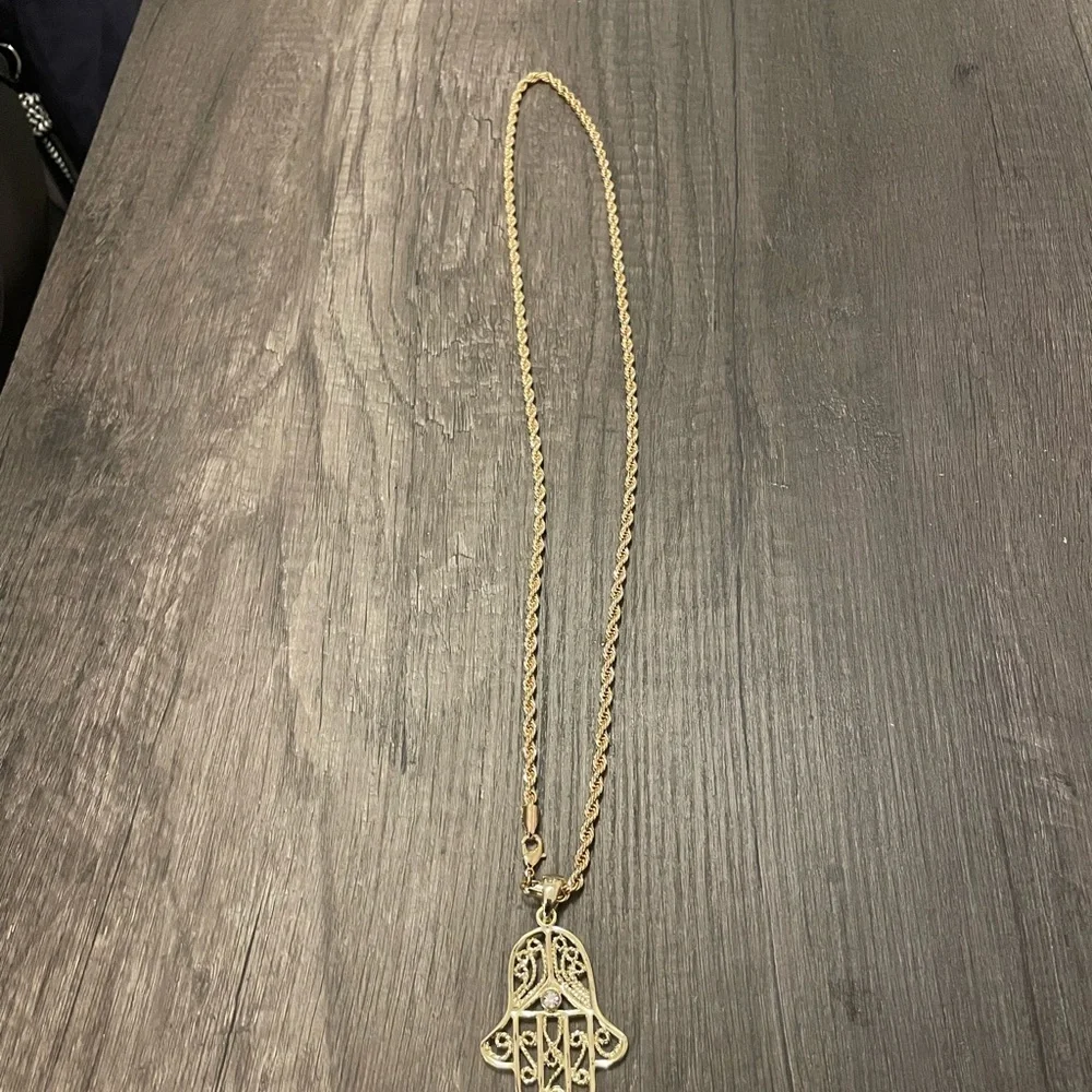 Hamsa gold necklace. - Picture 1 of 6